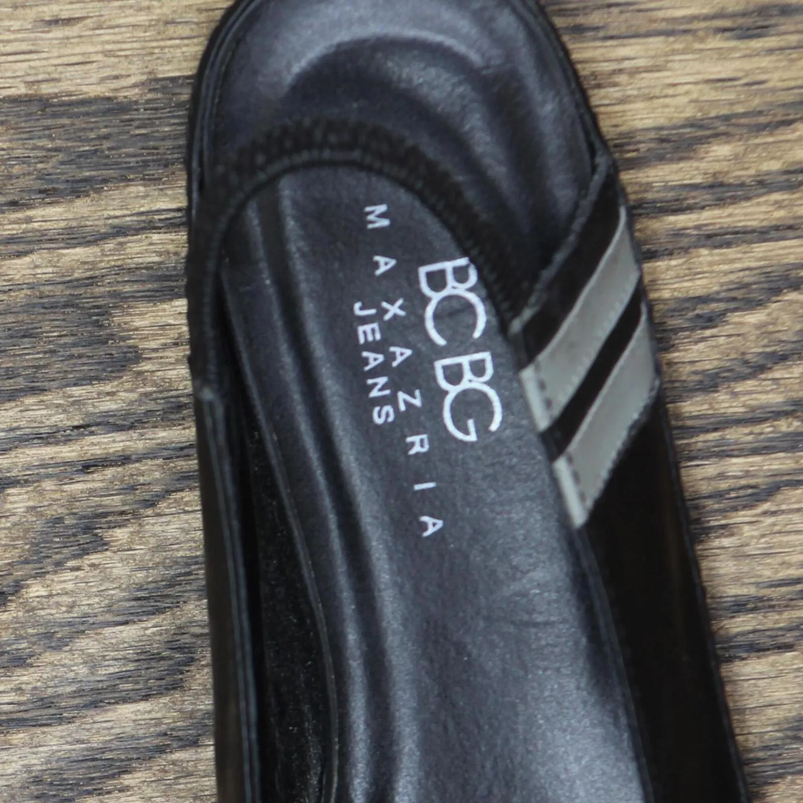 BCBG Womens Vintage Pull On Flats 1673d6aabb49f5 Black 6B