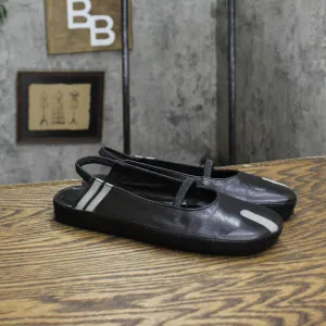 BCBG Womens Vintage Pull On Flats 1673d6aabb49f5 Black 6B