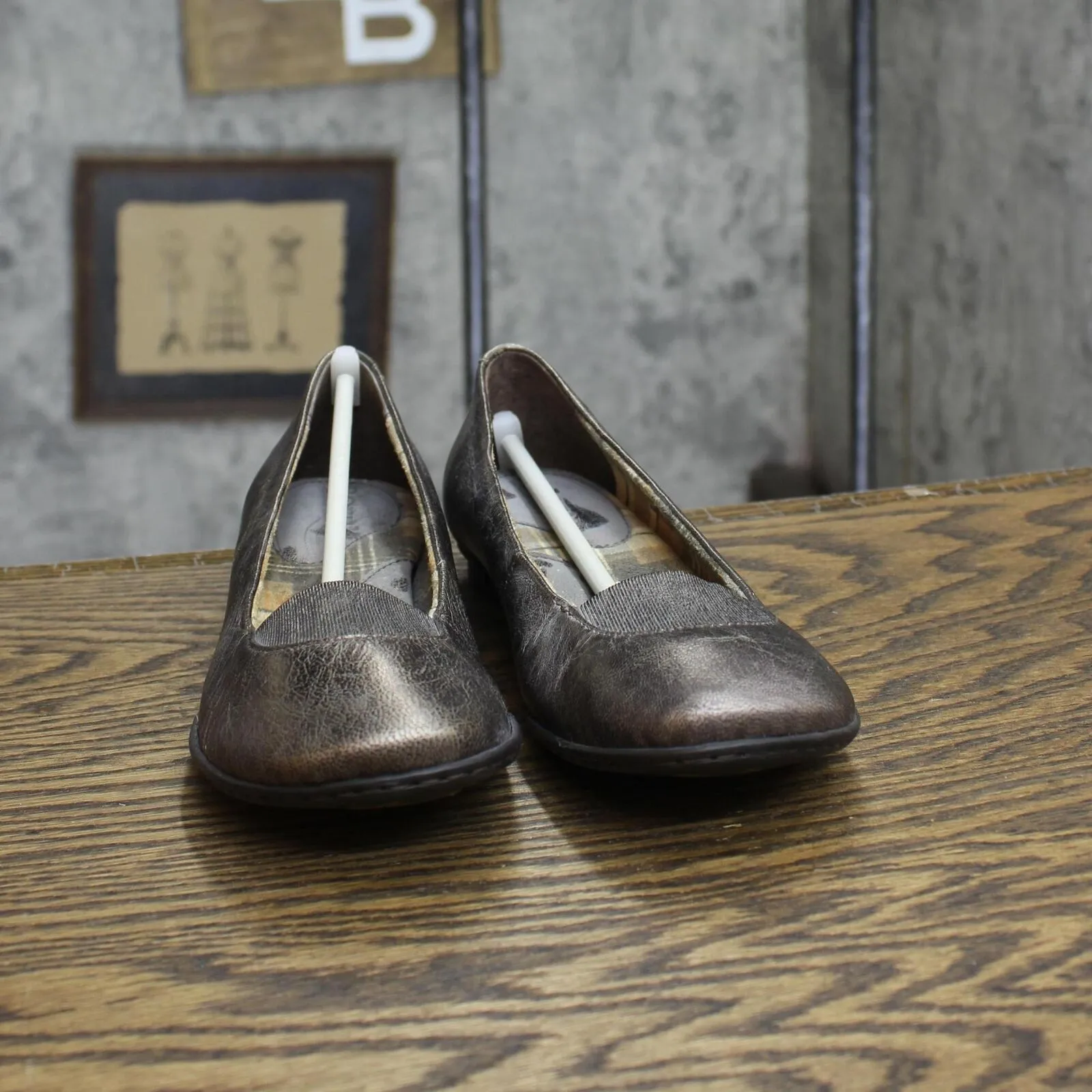 Born Womens Vintage Magnolia Metallic Flats 1673faf06b1a1f Bronze Brown 6M