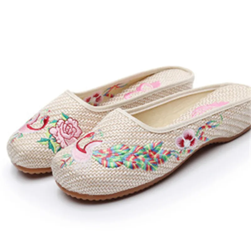 Comfy Embroidered Round Toe Linen Slippers