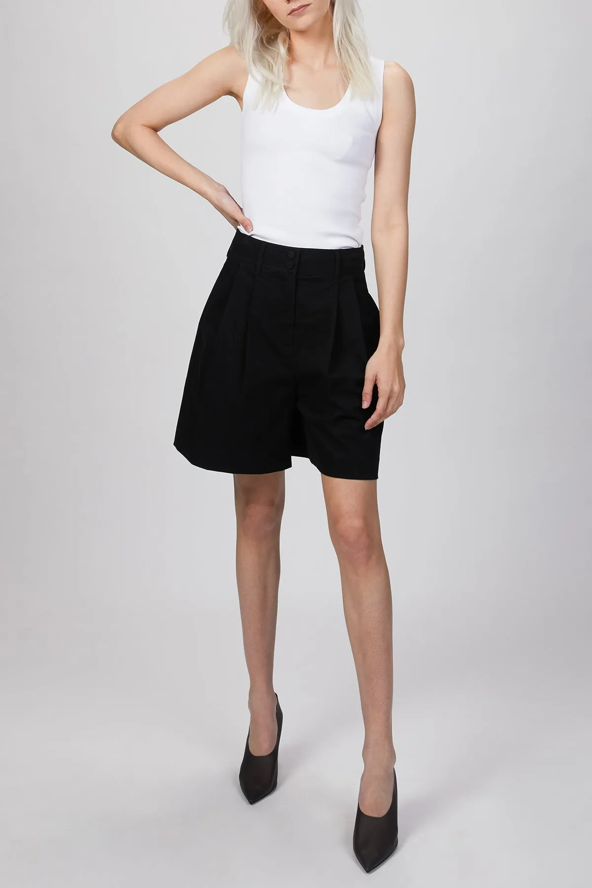 LIGHTWEIGHT SHORT