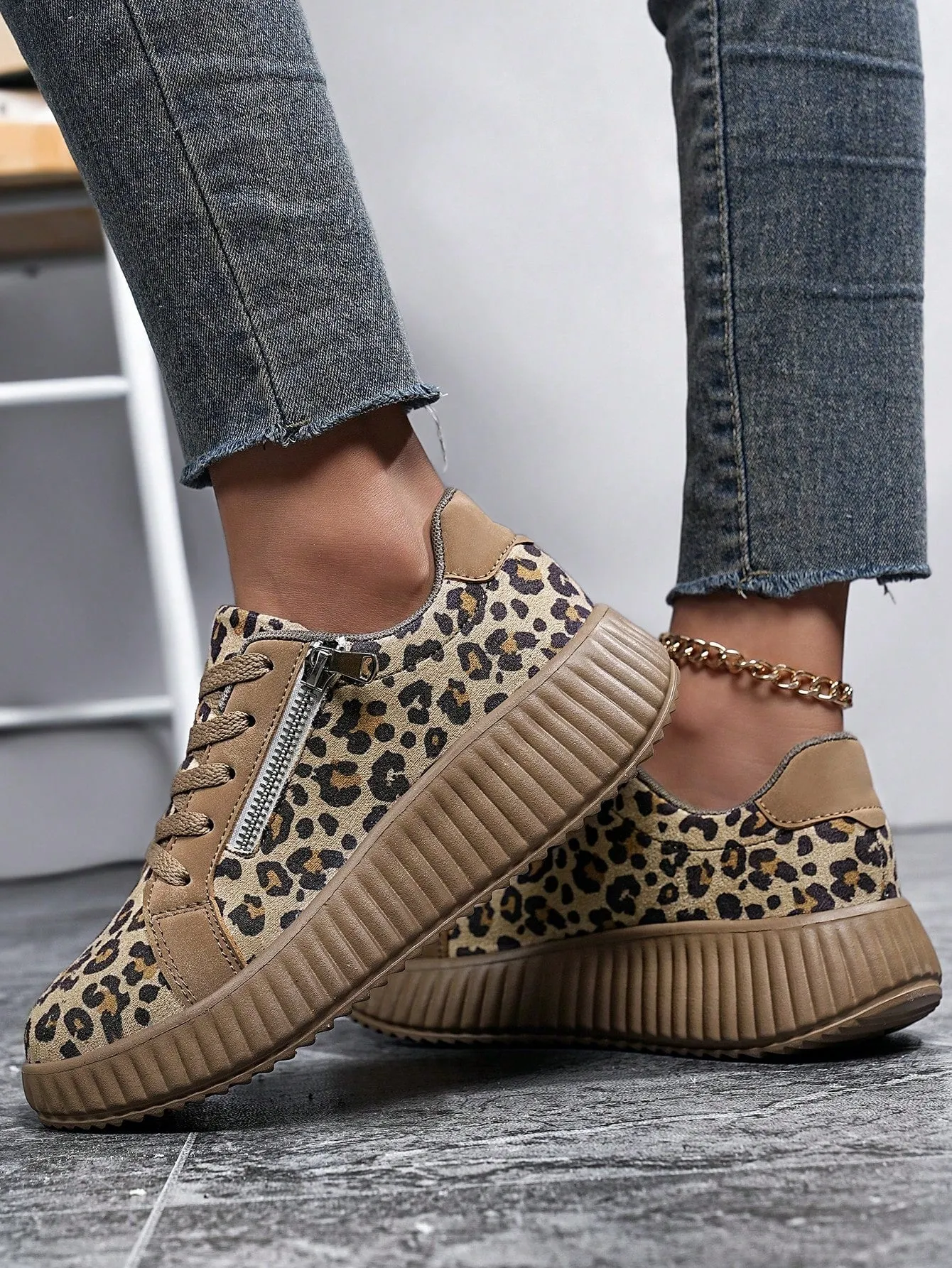 Loretta – Women’s Leopard Casual Shoes