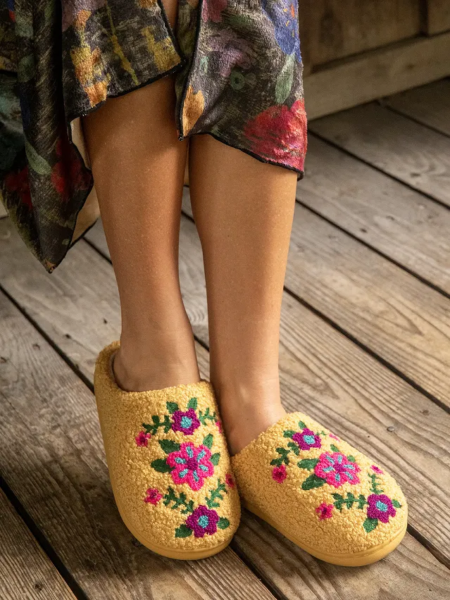 Natural Life Icon Sherpa Slippers