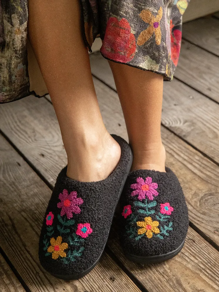 Natural Life Icon Sherpa Slippers