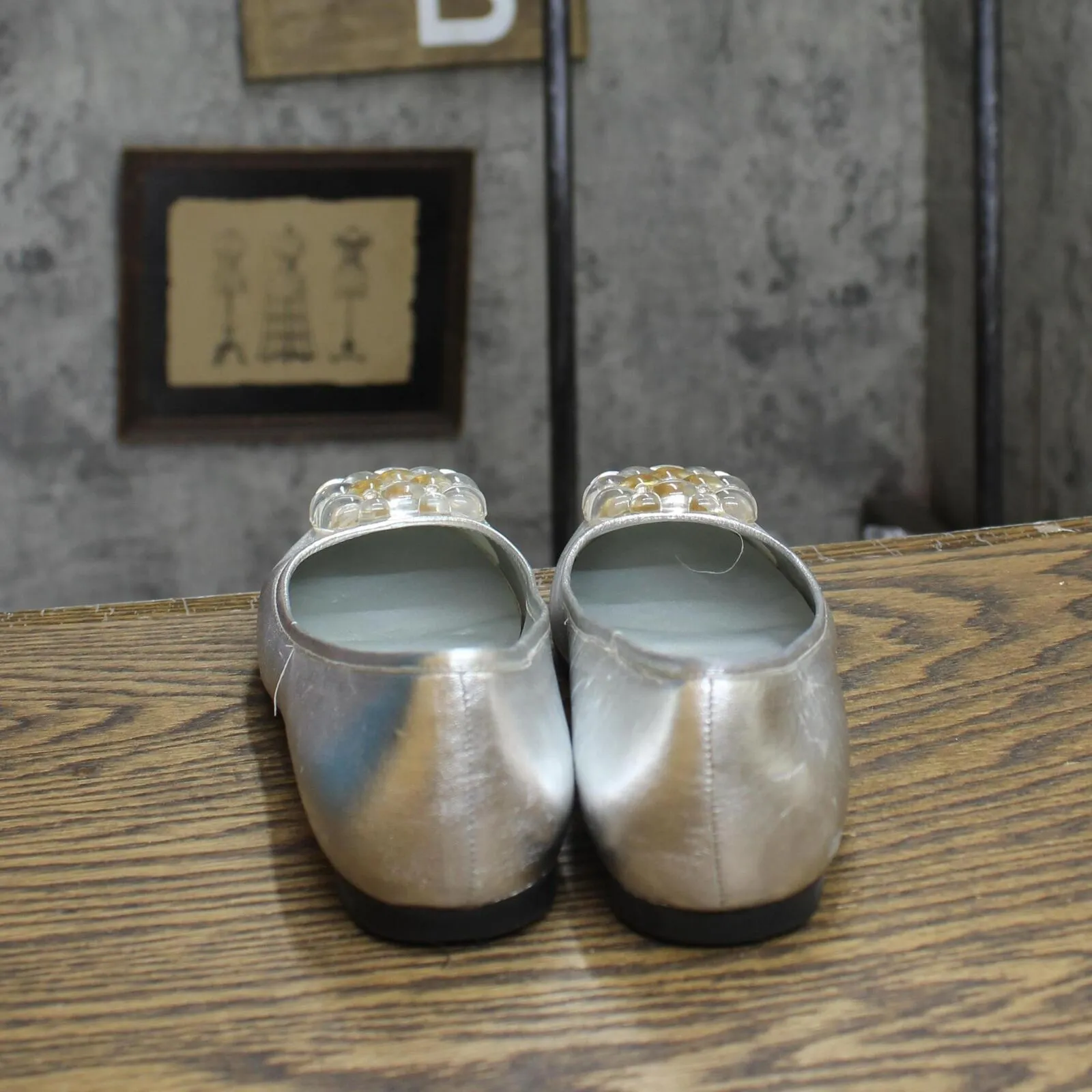Nine West Womens Vintage Leather Embellished Flats 1673d92e458d35 Silver Gray 6M