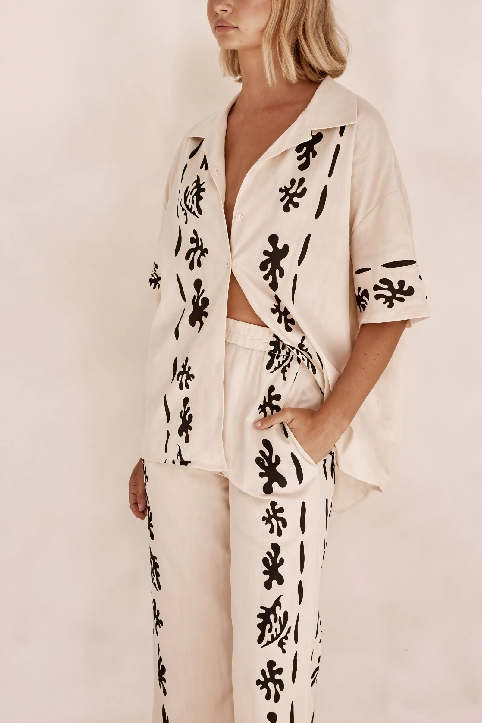 Relaxed Abstract Print Lounge Set
