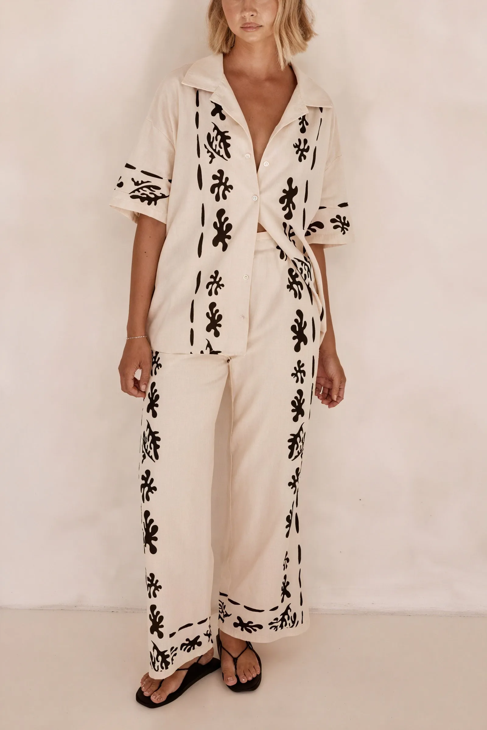 Relaxed Abstract Print Lounge Set