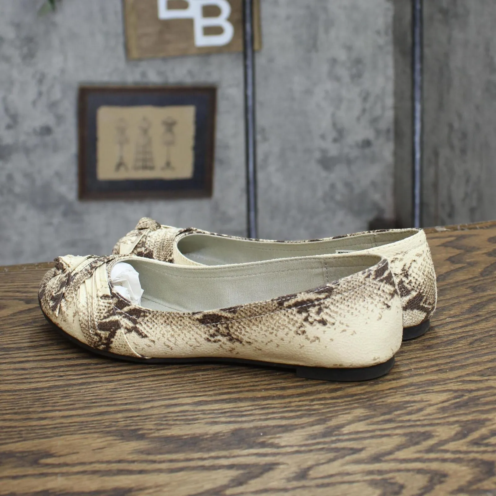 Rocket Dog Womens Vintage Crackle Snake Memories Flats Taupe Brown 6.5M