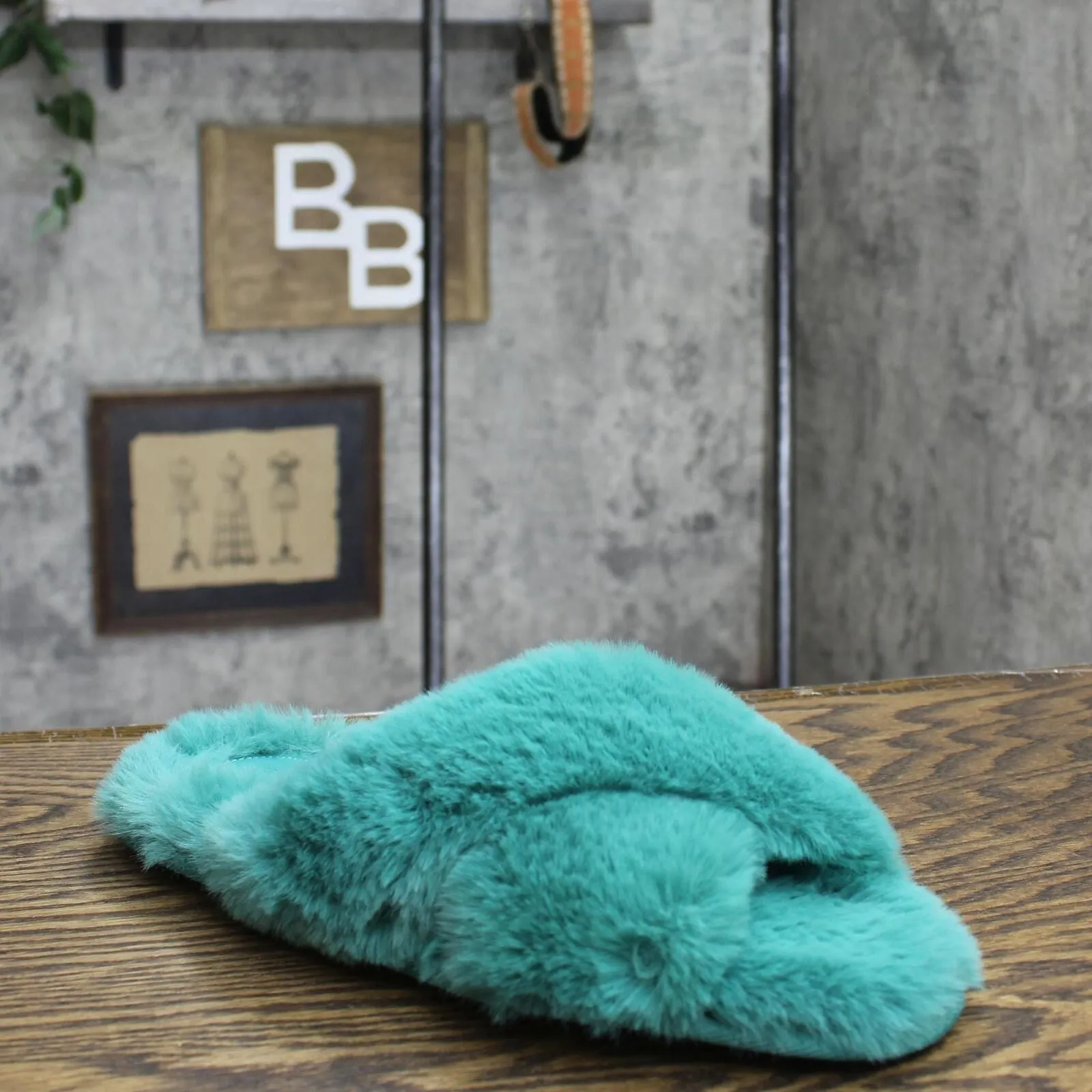 Stars Above Womens Paris Crossband Faux Fur Slippers Blue Green 9-10