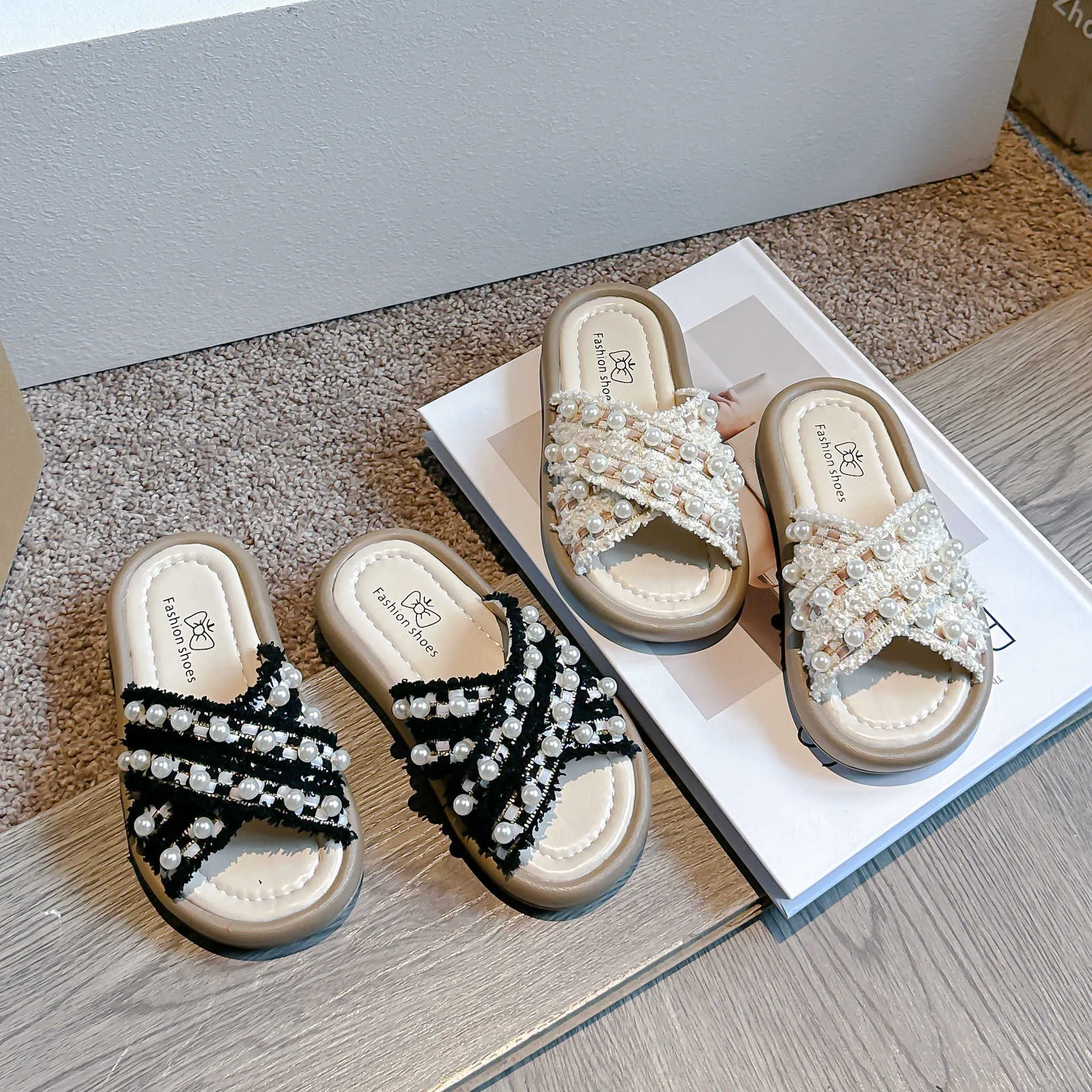 Summer New Children's Slippers Little Girl Soft Bottom Non-Slip Girl Cross Rhinestone Flat Slippers Tide