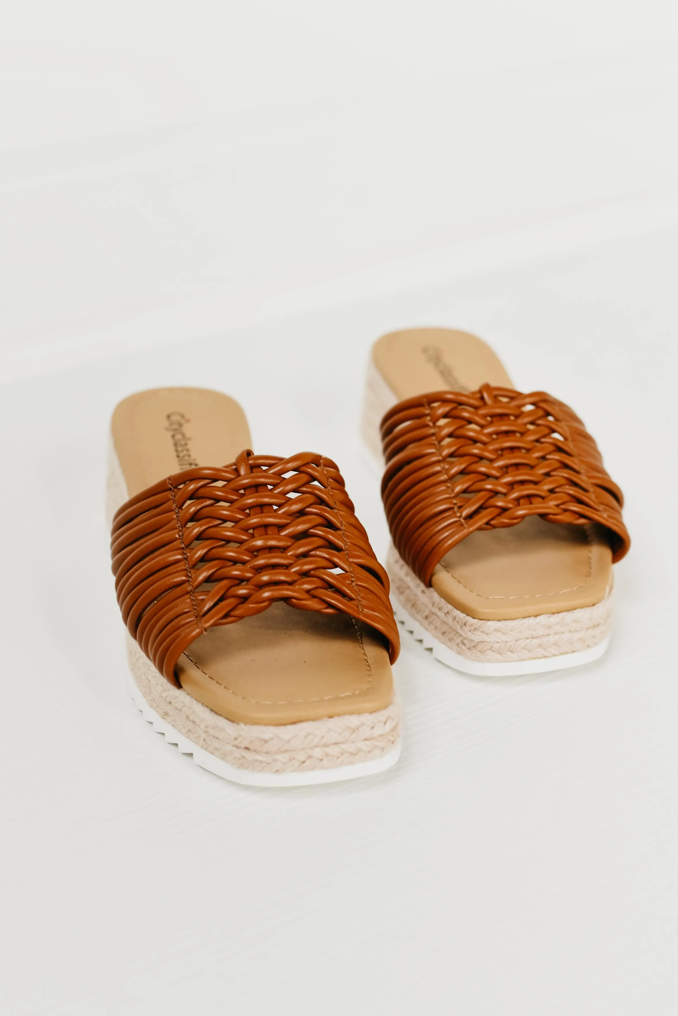 The Uranus Sandal - Tan