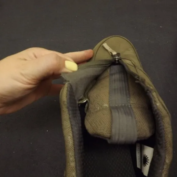 UGG Zip Gore-Tex Waterproof