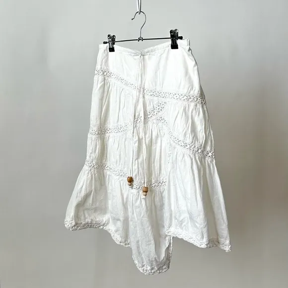 VINTAGE White Cotton Lace Boho Skirt Midi Length Asymmetrical Hem Size-Small, 27