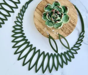 WILD Delightful Olive Necklace