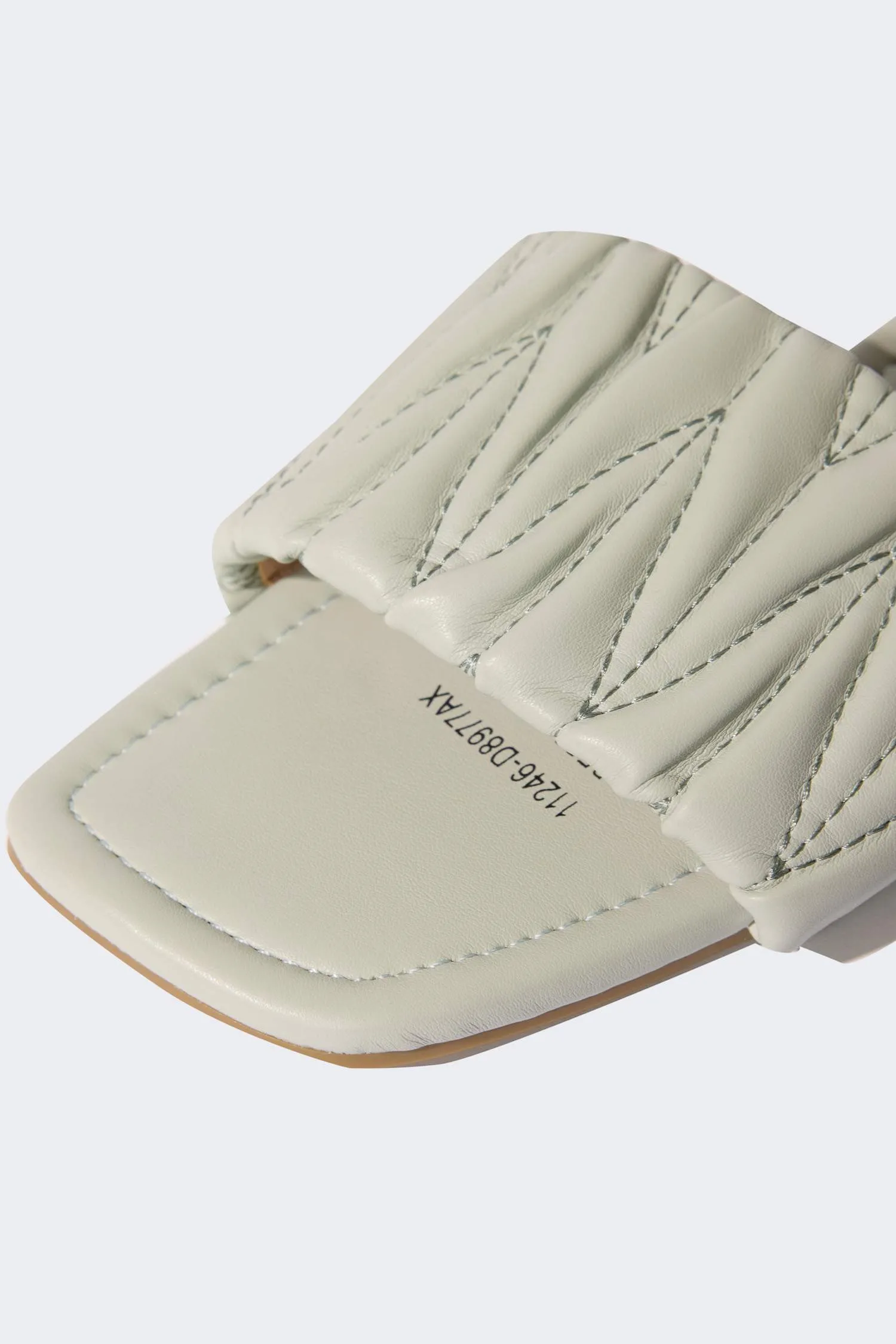 Woman Flat Sole Faux Leather Slippers