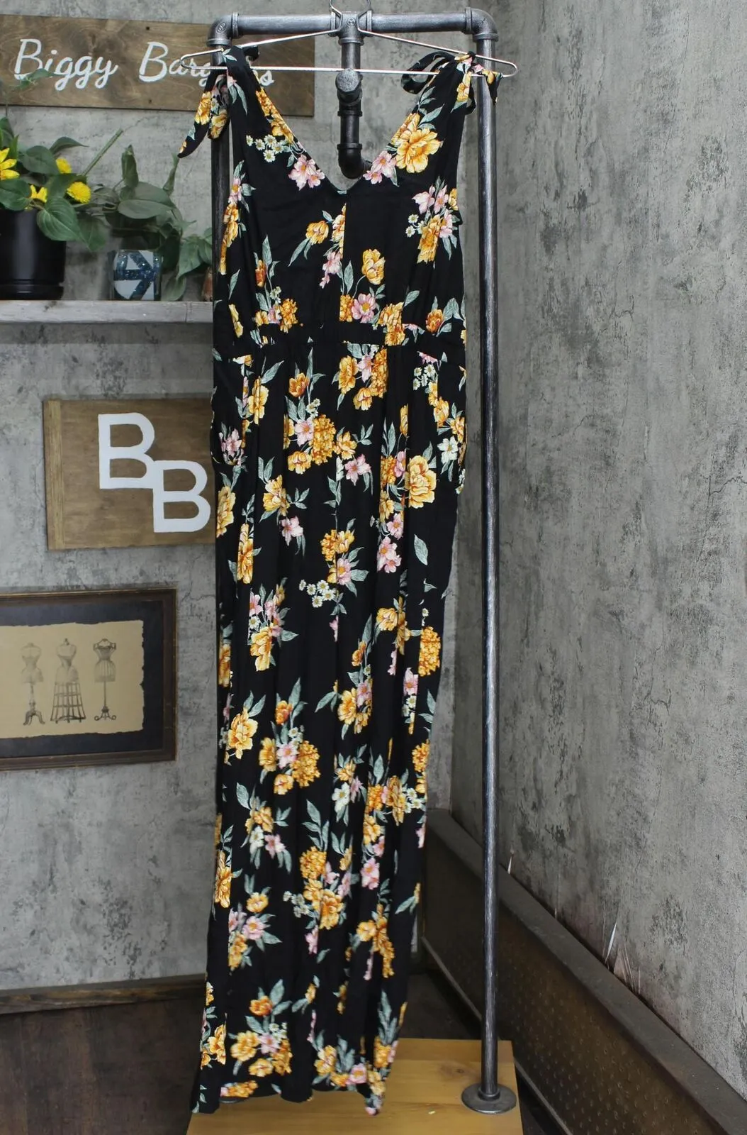 Xhilaration Floral Print Sleeveless V-Neck Button-Front Jumpsuit Black XS